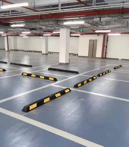 合格的停车场划线施工具备哪些特征
